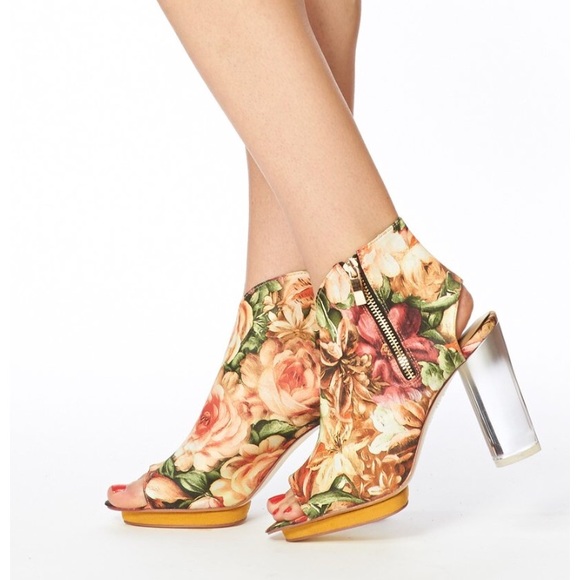 Arden Wohl- Spartali Vegan Bootie - Picture 2 of 8